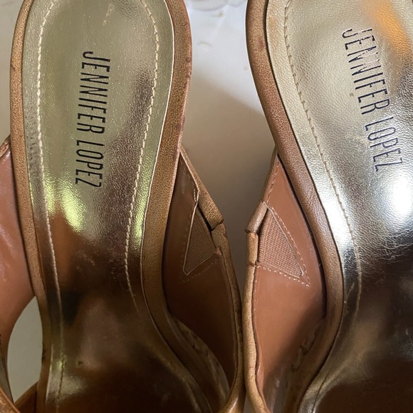 Size 8, like new, Jennifer Lopez wedges - Picture 3 of 4